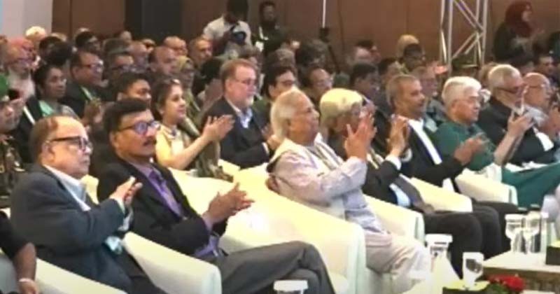 বিনিয়োগ সম্মেলনে যোগ দিয়েছেন প্রধান উপদেষ্টা